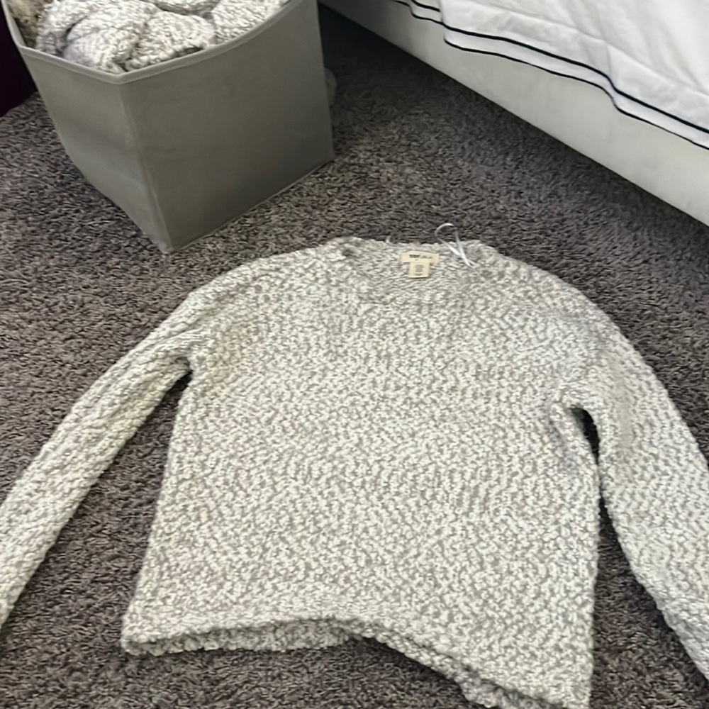 Knit sweater